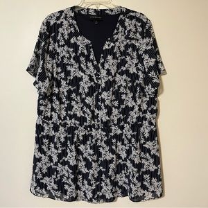 Lane Bryant Navy and white floral blouse/top. Size 18